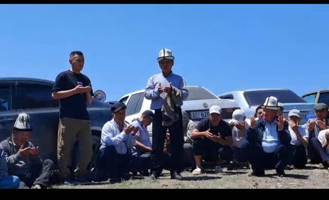 Салттуу элдик кудайы: өкмөт башчысы эл менен жолугушуп, көйгөйлөрдү укту