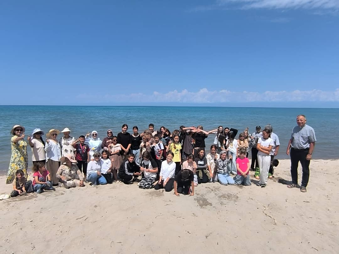 Мүмкүнчүлүгү чектелген балдар Ысык-Көлдө ата-энелери менен бирге эс алып кайтышты