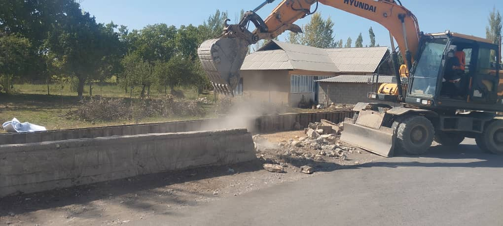 Кара-Булак айылында кызыл сызыктан чыккан курулуштар боюнча иштер жүрүп жатат