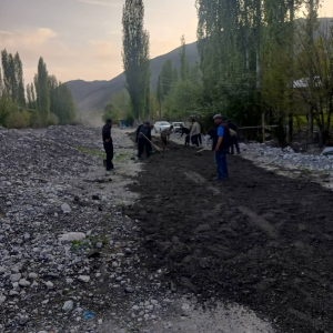 Божөй айылында таза суу түтүктөрүн жаңылоо жана жолдорду оңдоо иштери жүрүп жатат