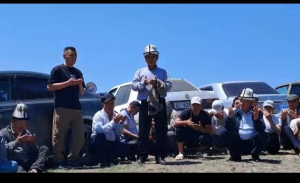 Салттуу элдик кудайы: өкмөт башчысы эл менен жолугушуп, көйгөйлөрдү укту