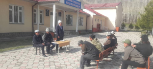 Суу-Башы айыл өкмөтүнүн башчысы Мансуров А. Бөжөй айылынын тургундары менен жолугушуу өткөрдү.